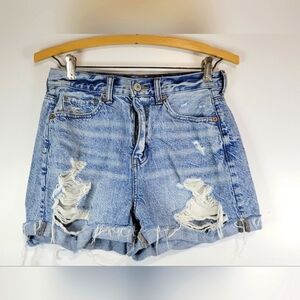 American Eagle Women Shorts Sz 4 Light Wash Distressed Mom High Rise Denim.